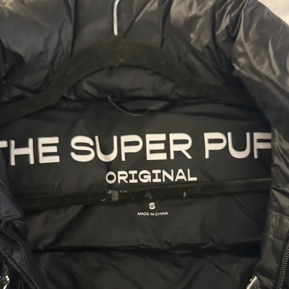 The Super Puff Aritzia Jacket - Picture 2 of 5